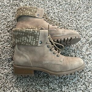 Women’s size 5.5 boots